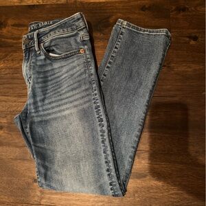 AE Slim Straight Airflex Medium Wash Jeans 28x30